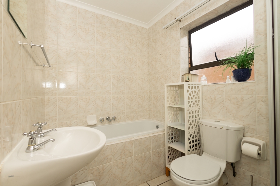2 Bedroom Property for Sale in Sonstraal Heights Western Cape